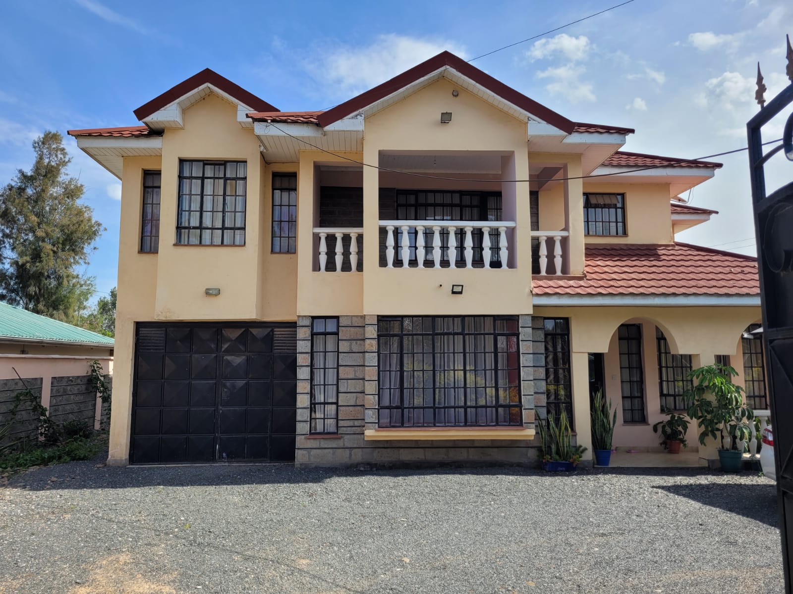 5 BEDROOM (3 ENSUITE) HOUSE FOR SALE IN SYOKIMAU  SITTING ON QUARTER AN ACRE 22M (ALONG MOMBASA ROAD)